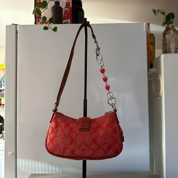 Coach Vintage Cherry Red Signature Hampton Buckle Demi Hand Purse/Shoulder Bag - Picture 2 of 8